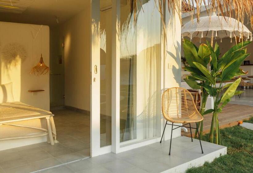 Бунгало Deluxe, The Bingin Beach Villas  Bungalow Resort