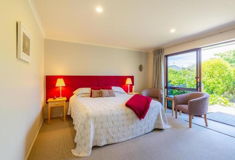 デラックススイート, Accent House Boutique Bed & Breakfast