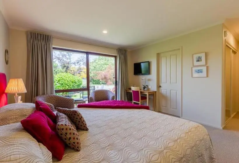 デラックススイート, Accent House Boutique Bed & Breakfast