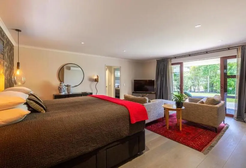スイート, Accent House Boutique Bed & Breakfast