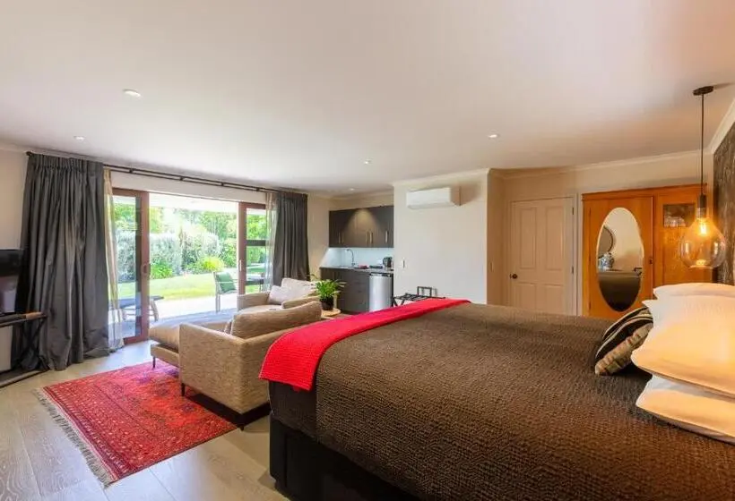 スイート, Accent House Boutique Bed & Breakfast