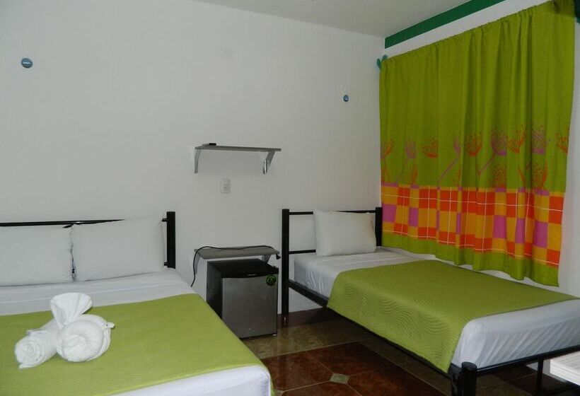 اتاق استاندارد سه نفره, Emotion Avenida Tulum Hotel & Hostal