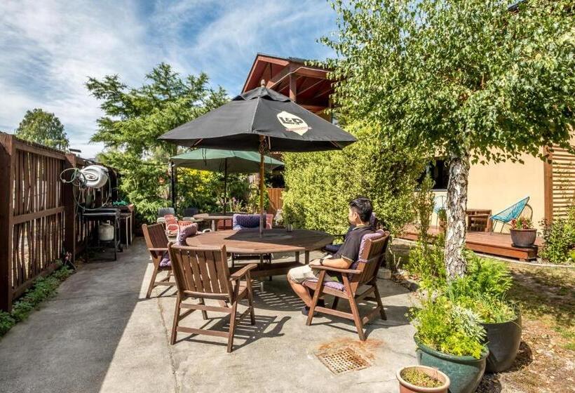 سرير فى غرفة مشتركه, Kakapo Lodge