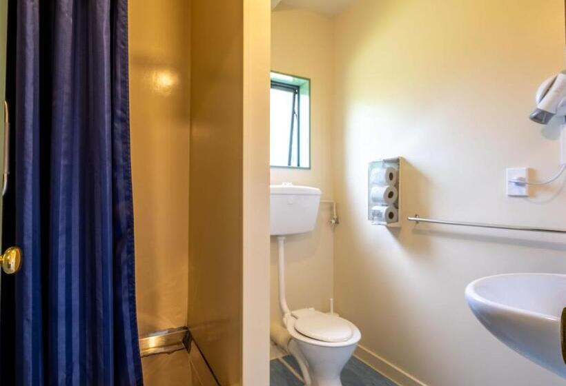 جناح, Kakapo Lodge