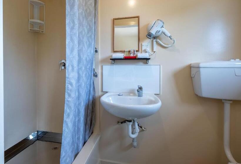 غرفة قياسية, Kakapo Lodge