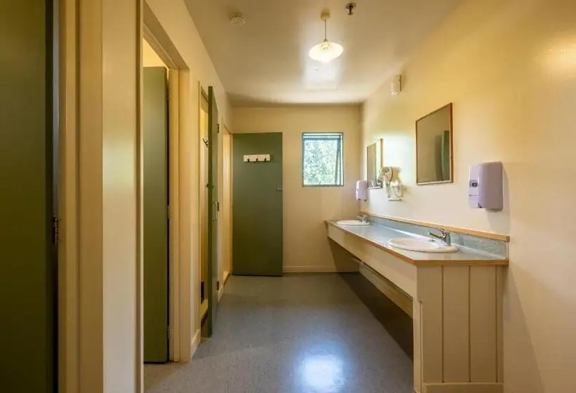 バス共有のスタンダードルーム, Kakapo Lodge