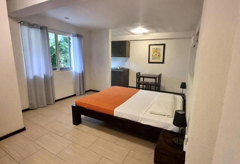 Студио Стандарт с Балконом, Angelina Beach Resort & Italian Restaurant Malapascua