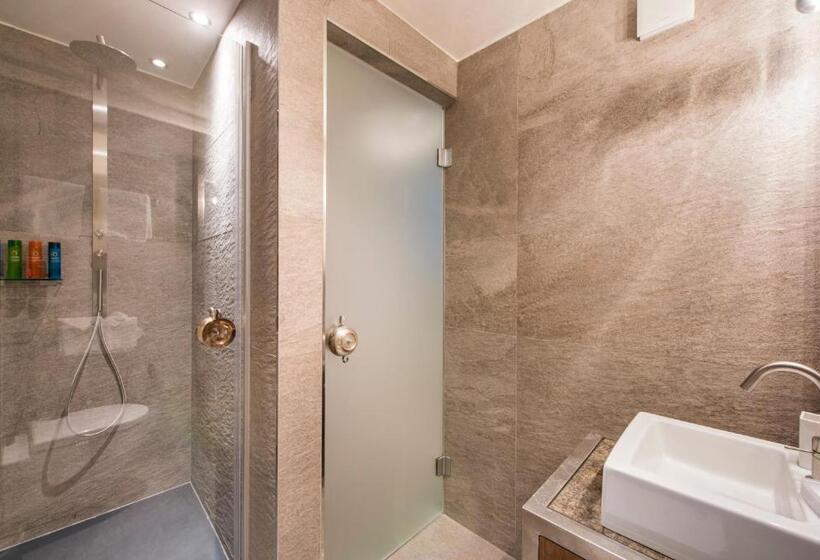 Номер Superior Вид на Реку, Backstage Hotel Serviced Apartments