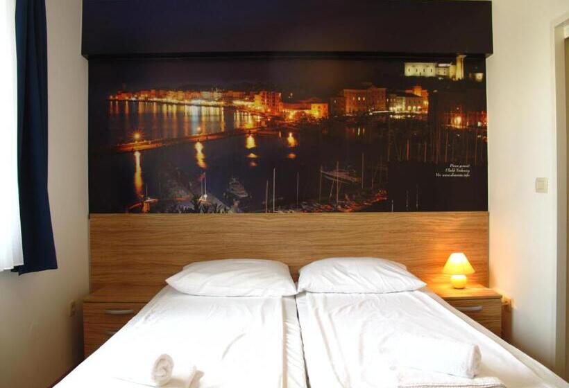 اتاق استاندارد, B&b By The Way