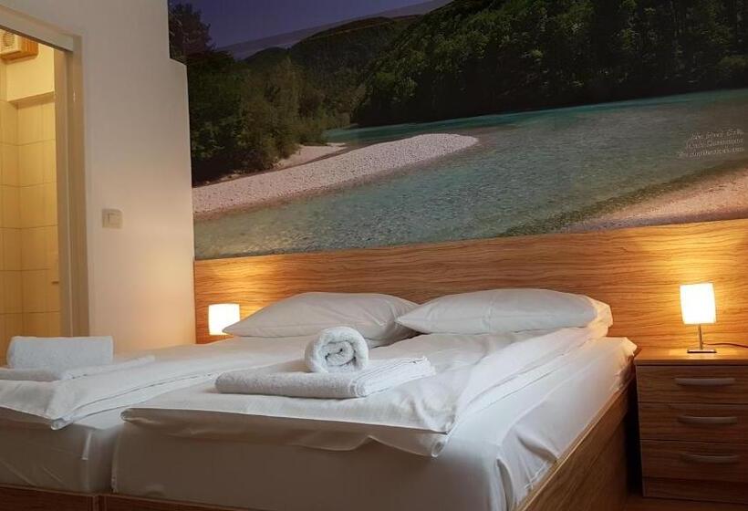 اتاق استاندارد, B&b By The Way