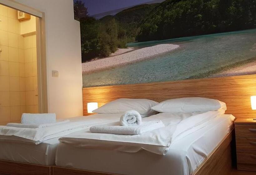 اتاق استاندارد, B&b By The Way