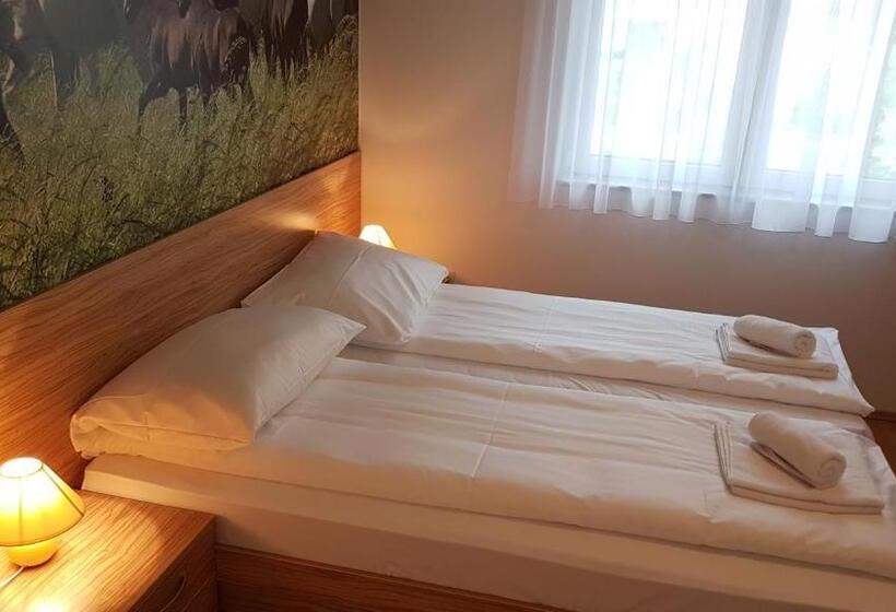 اتاق استاندارد, B&b By The Way