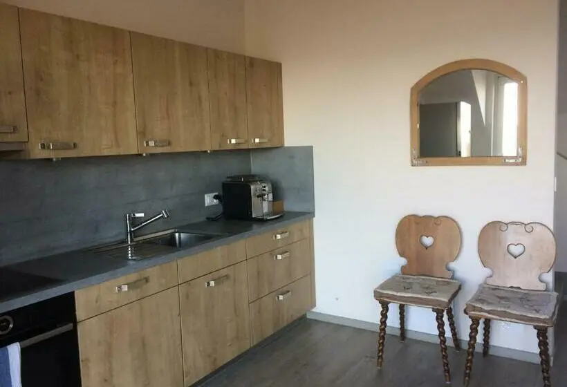 Camera Standard, B&b Friedau