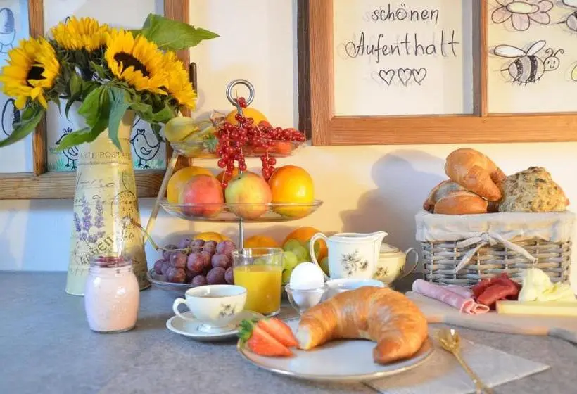 Camera Standard, B&b Friedau