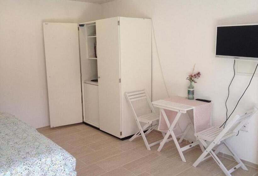 إستوديو قياسى, Bed And Breakfast 57