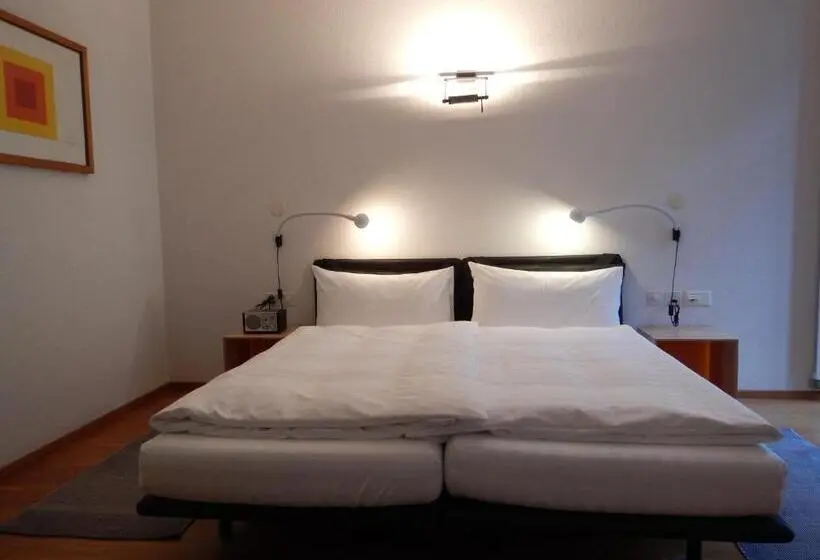 庭の見えるスタンダードトリプルルーム, Albergo Ristorante Centovalli