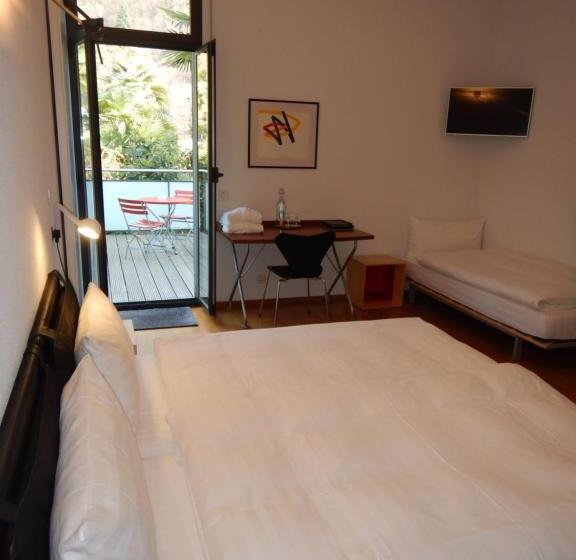 带花园景观的标准三人间, Albergo Ristorante Centovalli