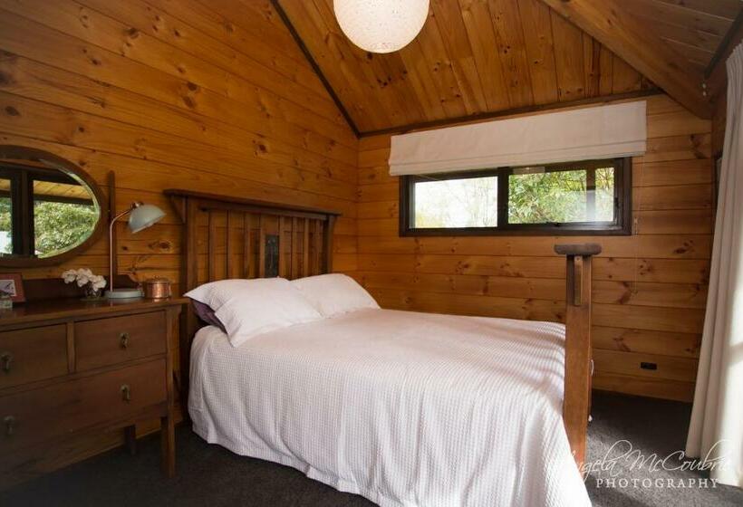 침실 1개 아파트, Frankie & Hugh's