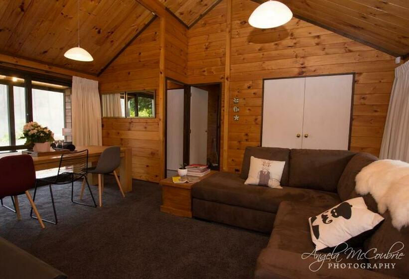 침실 1개 아파트, Frankie & Hugh's