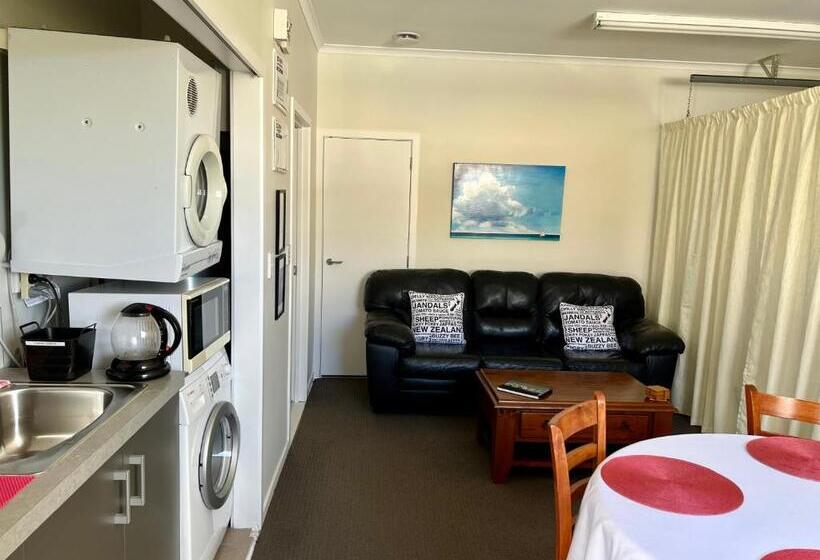 带2个卧室的公寓, Jennie's In Whitianga