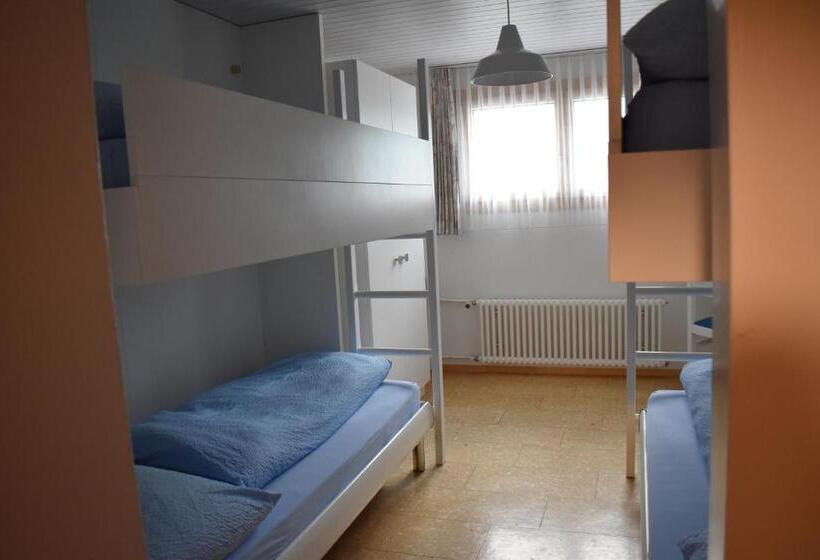 Quarto Quádruplo Economy, Berghotel Distelboden