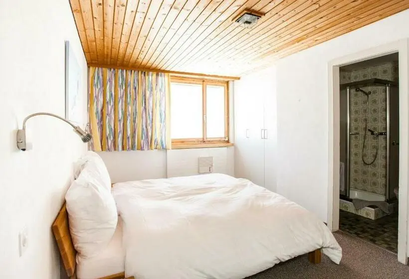 Habitació Quàdruple Estàndard, Galaaxy Mountain Hostel