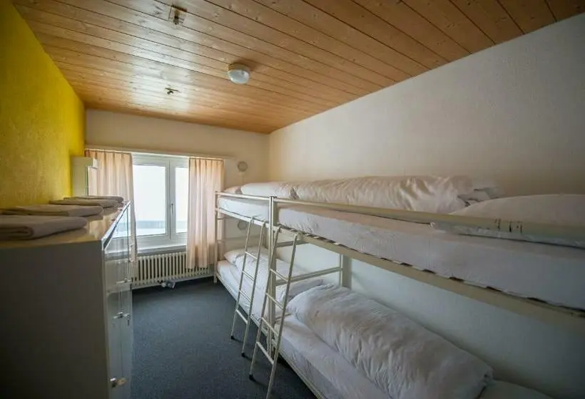 Habitació Quàdruple Estàndard Bany Compartit, Galaaxy Mountain Hostel