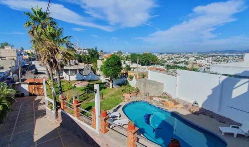 اتاق استاندارد با تخت بزرگ, Hill House Mazatlan   Bed & Breakfast