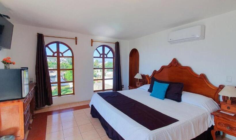 اتاق استاندارد با تخت بزرگ, Hill House Mazatlan   Bed & Breakfast