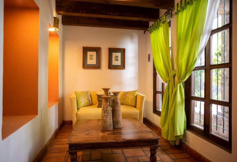 高级套房, El Alcazar