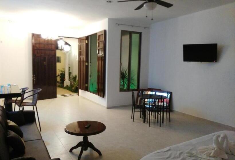 جناح جونيور, Hacienda Margot