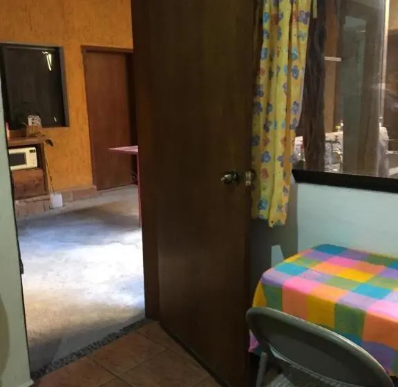 اتاق اکونومی یک تخته, Pension Baja Paradise