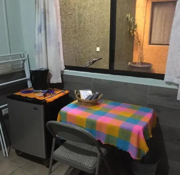 اتاق اکونومی, Pension Baja Paradise