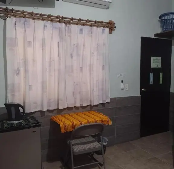 اتاق اکونومی, Pension Baja Paradise