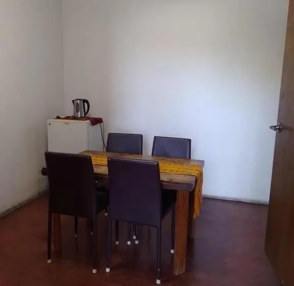 اتاق خانوادگی, Pension Baja Paradise