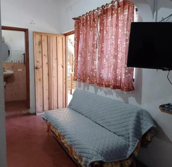 اتاق خانوادگی, Pension Baja Paradise