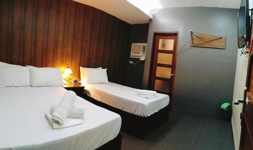 חדר סטנדרט לשלושה, Westgate