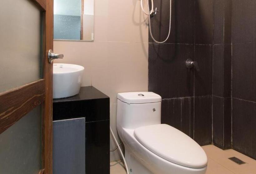 חדר סטנדרט לארבעה, Westgate