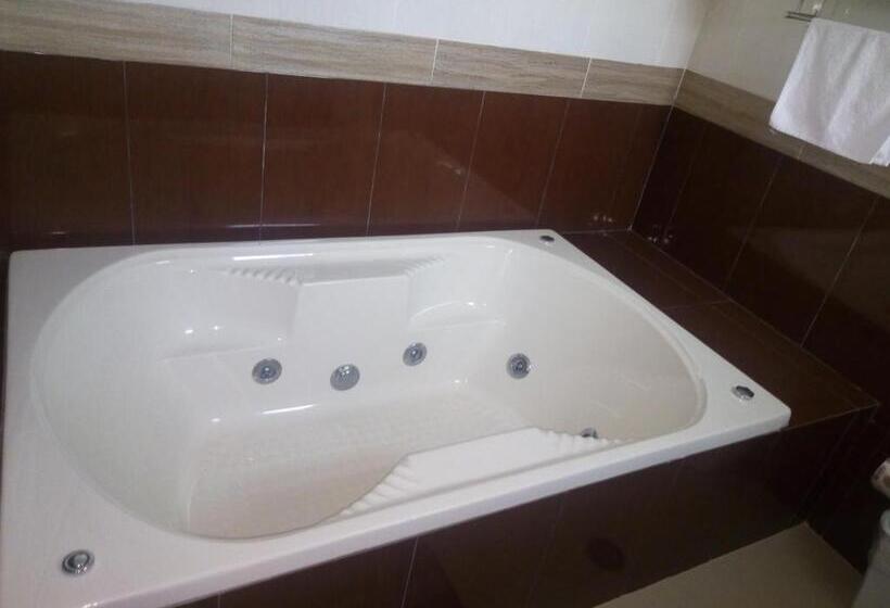 غرفة قياسية فردية, Tierra Roja