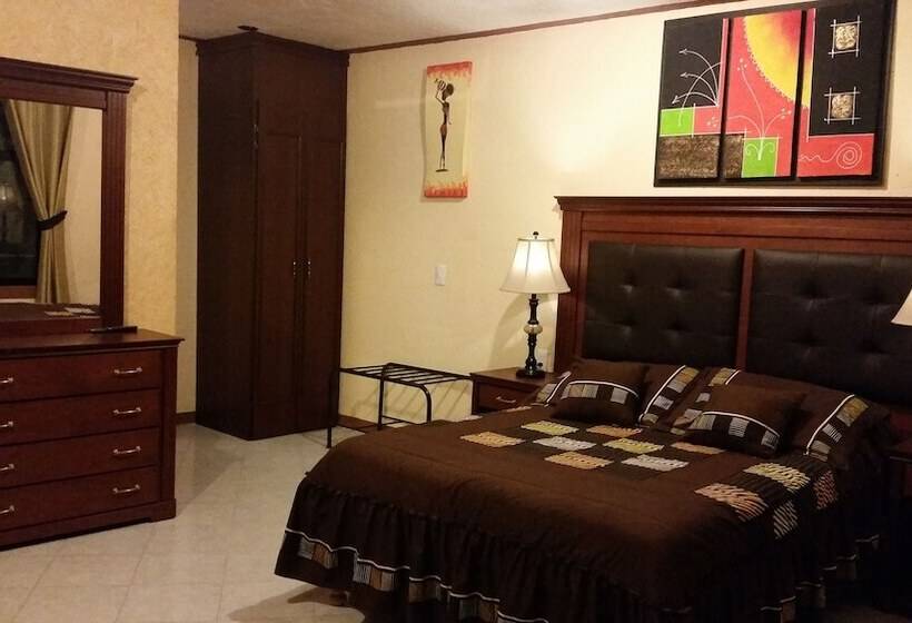 غرفة قياسية, Villa Bernal