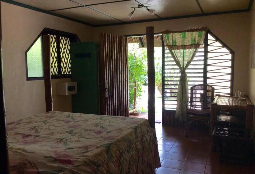 بانگلوی استاندارد, Ravenala Beach Bungalows