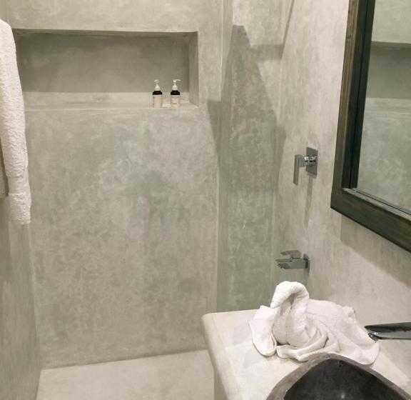 스탠다드 룸, Parawa House