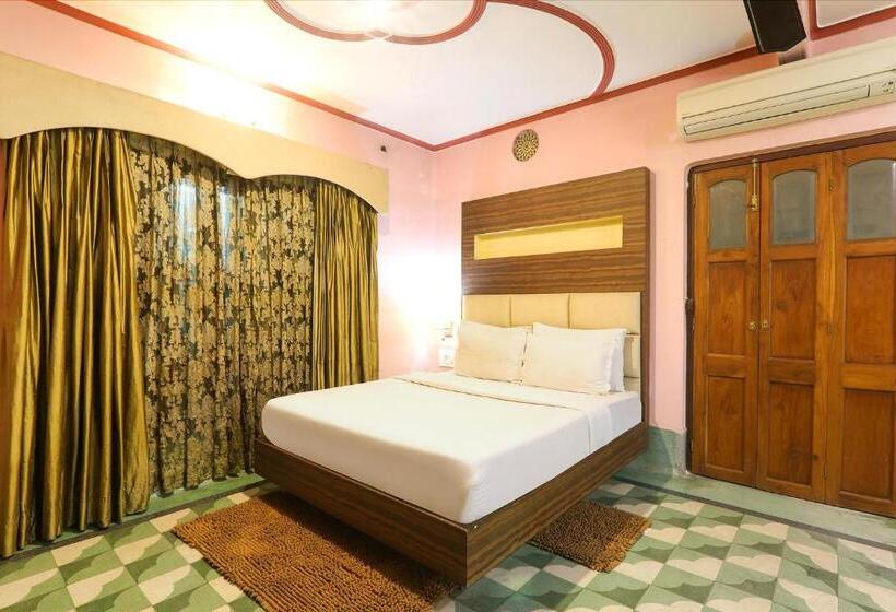 Трехместный Президентский, Fabhotel Poorv Sight