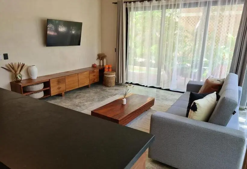 سوئیت جونیور با استخر, Homa Tulum