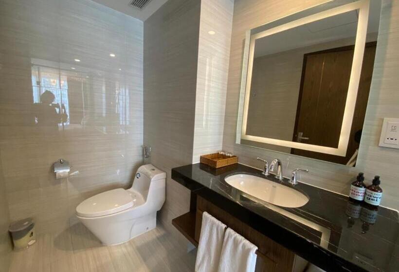 اتاق لوکس با تخت بزرگ, Vision Parorama Nha Trang
