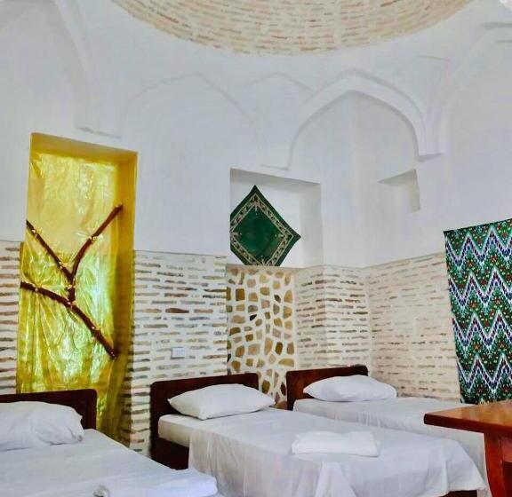 חדר סטנדרט לשלושה, Ohun Caravan Sarai