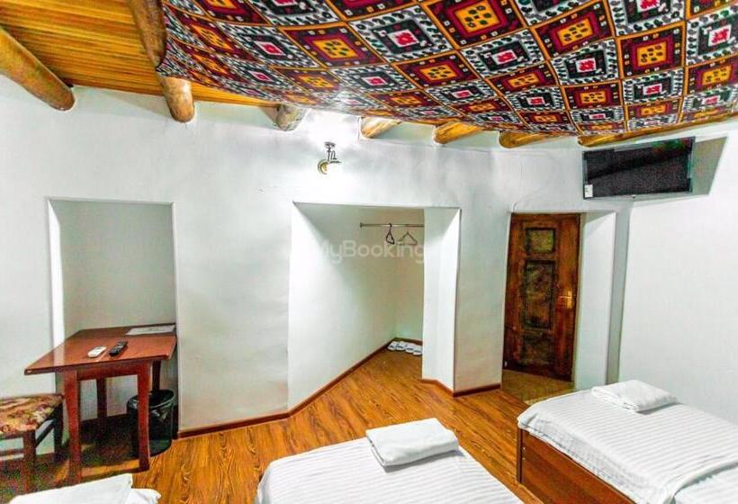 חדר סטנדרט לשלושה, Ohun Caravan Sarai