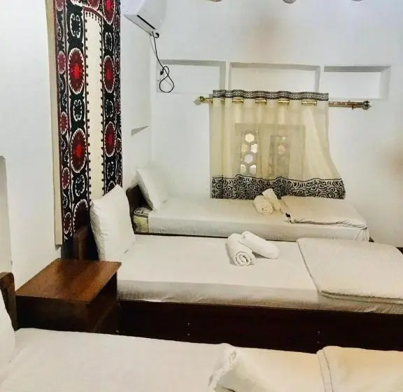 ルームシェアのワンベッド, Ohun Caravan Sarai