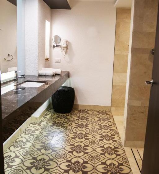 高级套房带海景, Eurobuilding Hotel & Suites Lecheria