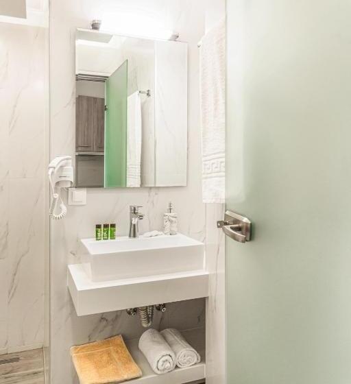 חדר סופריור, Summer Inn